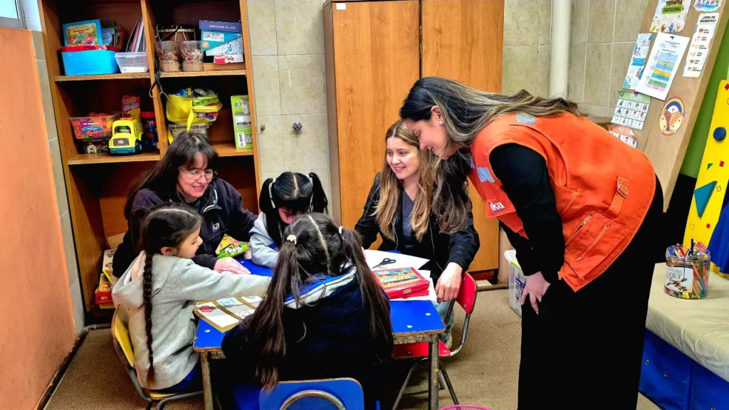 Apoyo al Programa de Integración Escolar (PIE) de la Escuela Santa Sara en Batuco.